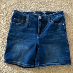 Seven7 Blue Jean Shorts Classic Denim Style size 6